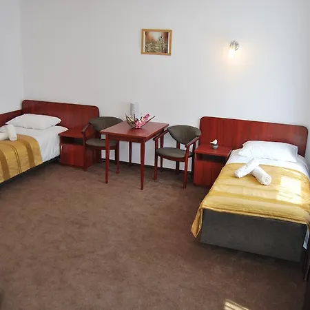 Victoria 3* Warszawa